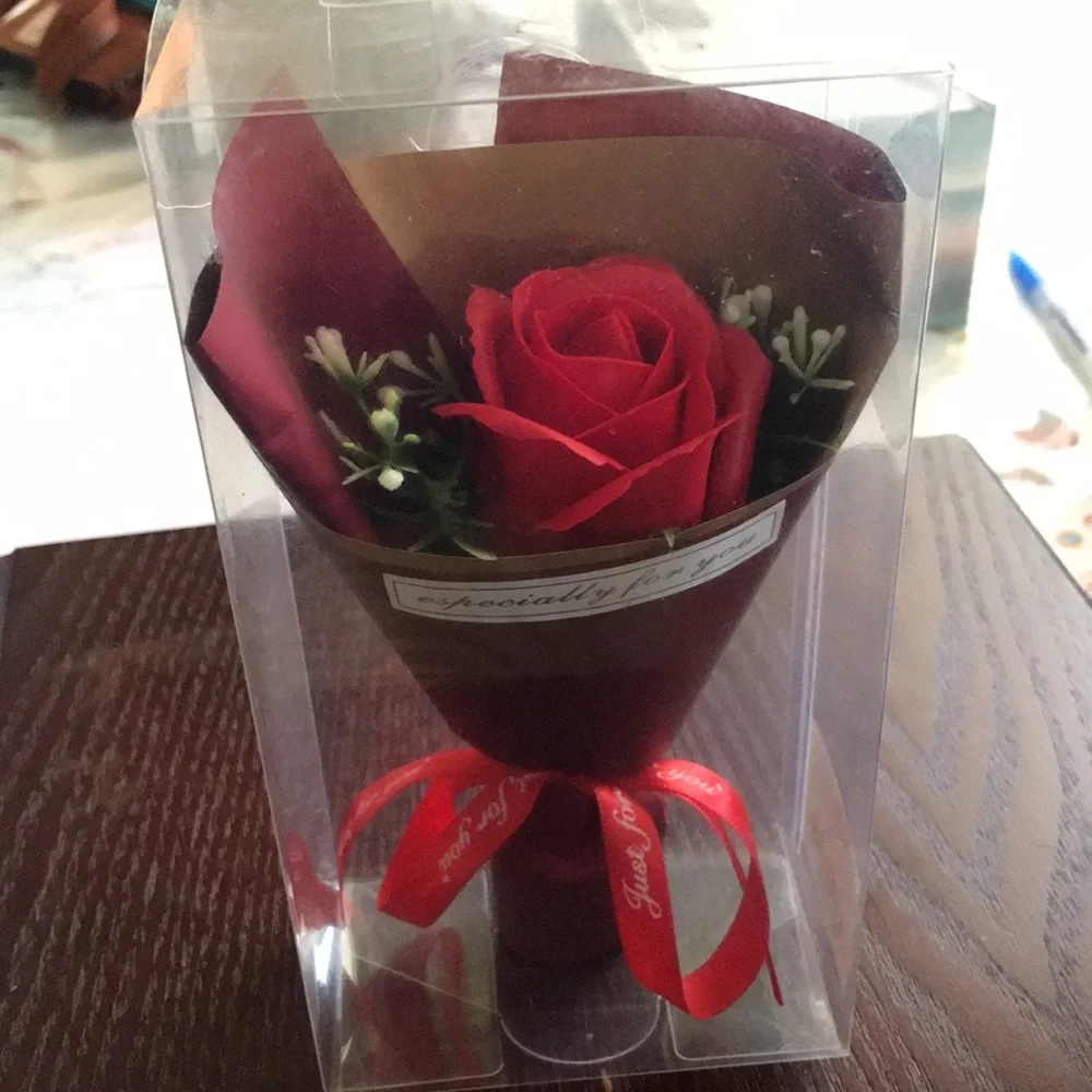 Red flower - Picture 2 of 2